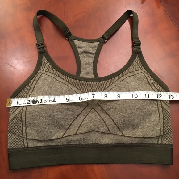 Athletic Works workout top with removable pads in bra section - Picture 3 of 8